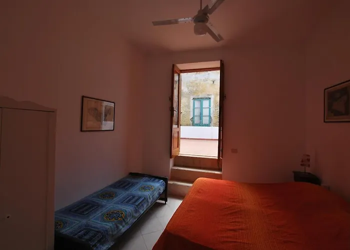 Lipari Oasi 4 Front X Family شقة